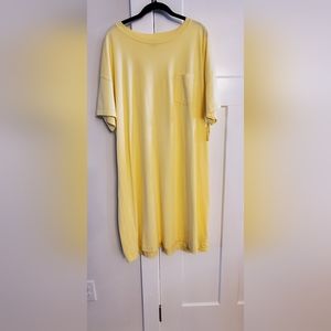 Old Navy yellow pocket t-shirt mini dress in size XXL with short sleeves